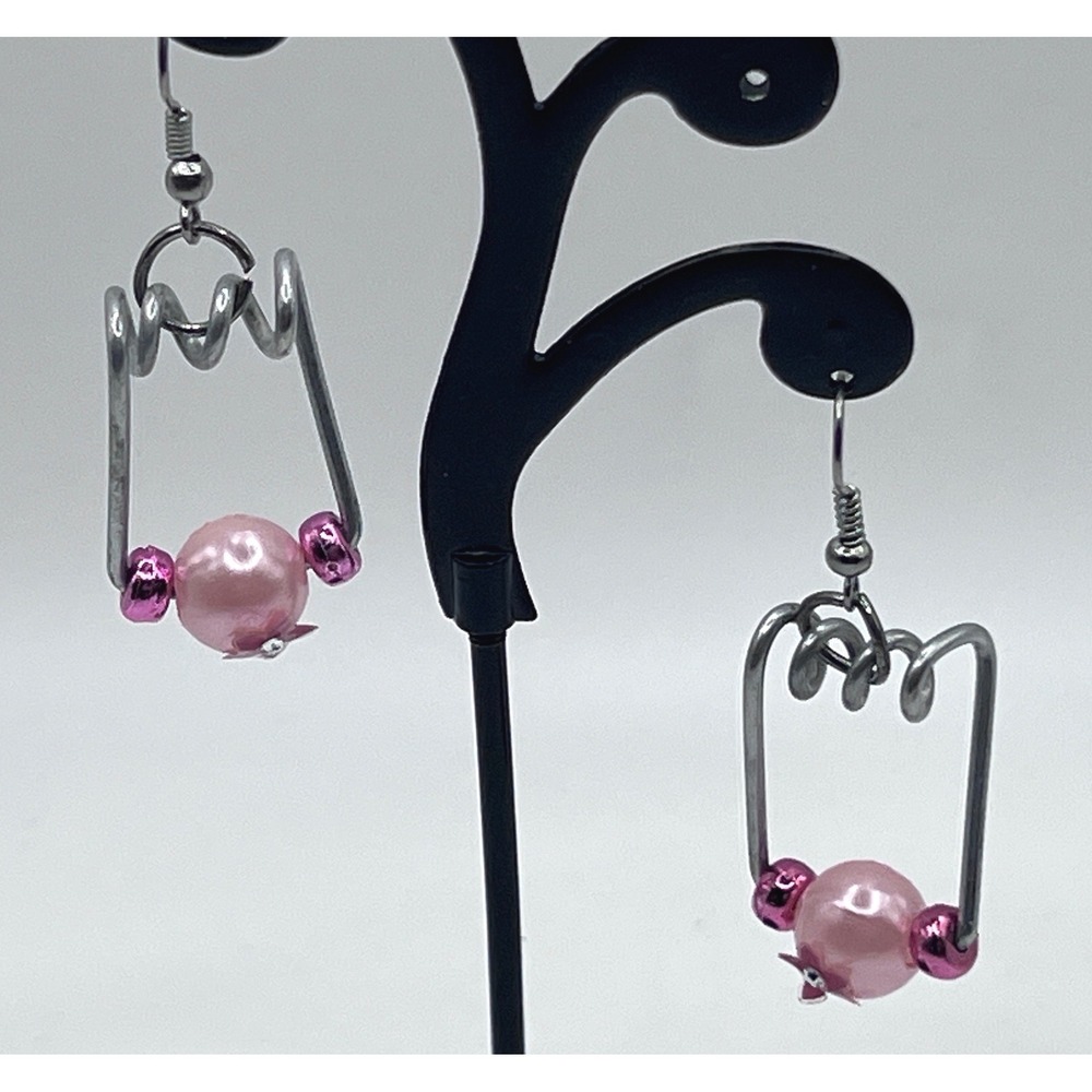 Vintage Pink Bead Dangle Earrings Wire Coil Design Spring Summer Garden Party‎